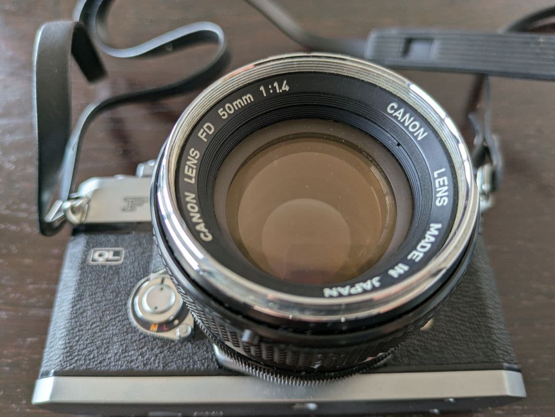 【秋冬限定セール】Canon FTb フィルムカメラ レンズキャップ ストロボ付