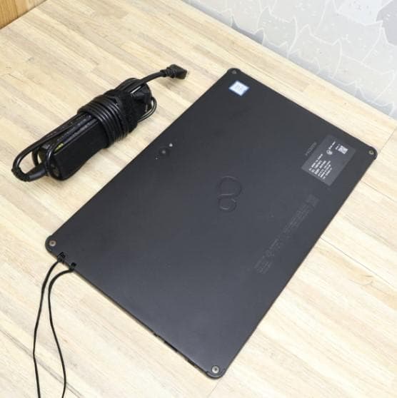富士通Q738/SE Core i3 4GB SSD128GB MSOffice
