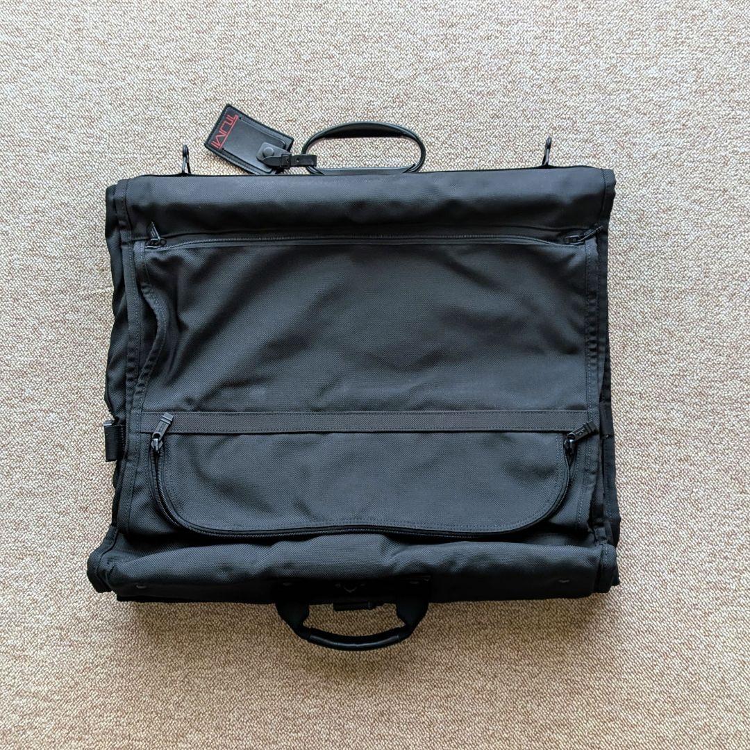 TUMI ブラック ガーメントバッグ　大容量