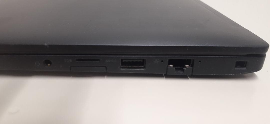 60L0326-09　DELL Latitude 7390 i5 6GB