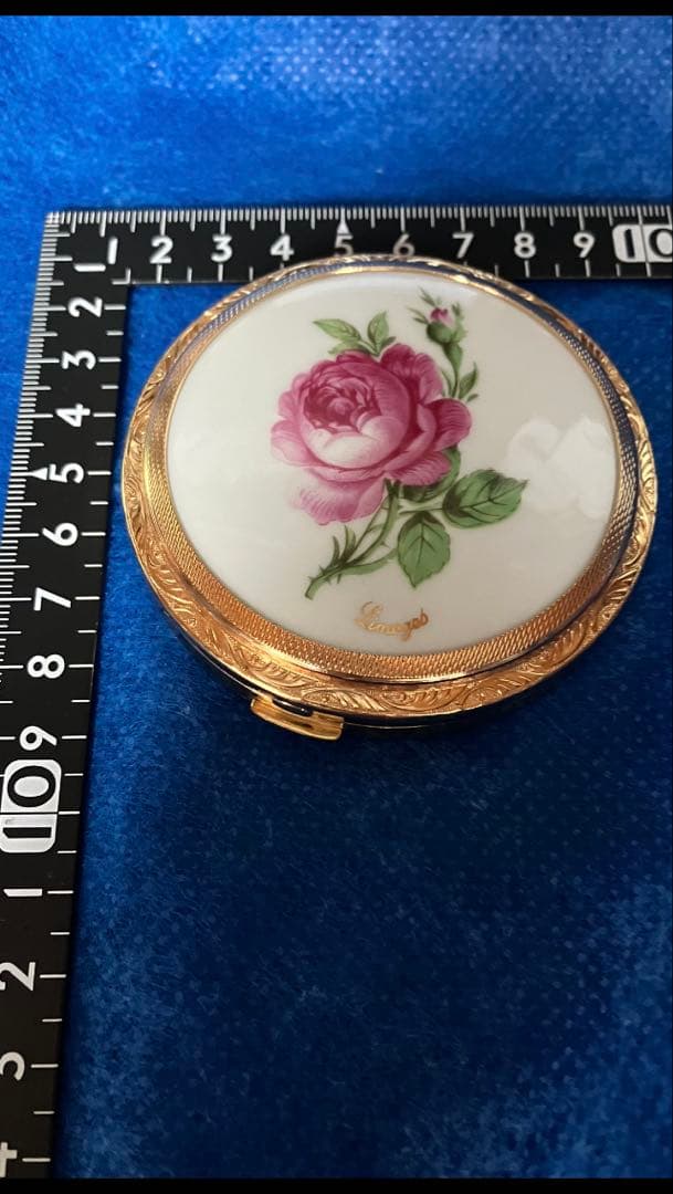 他サイトでsold・コンパクトリモージュ・白に薔薇モチーフコンパクト