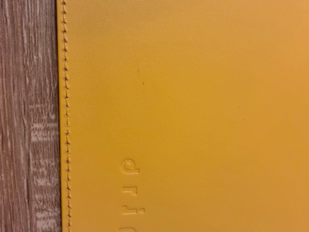 iPad 11インチ　A16 ケース　イエロー