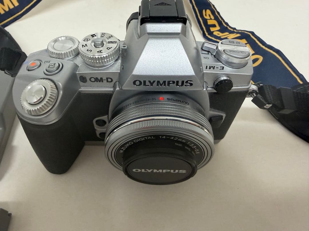Olympus OM-D E-M1（シルバー）
