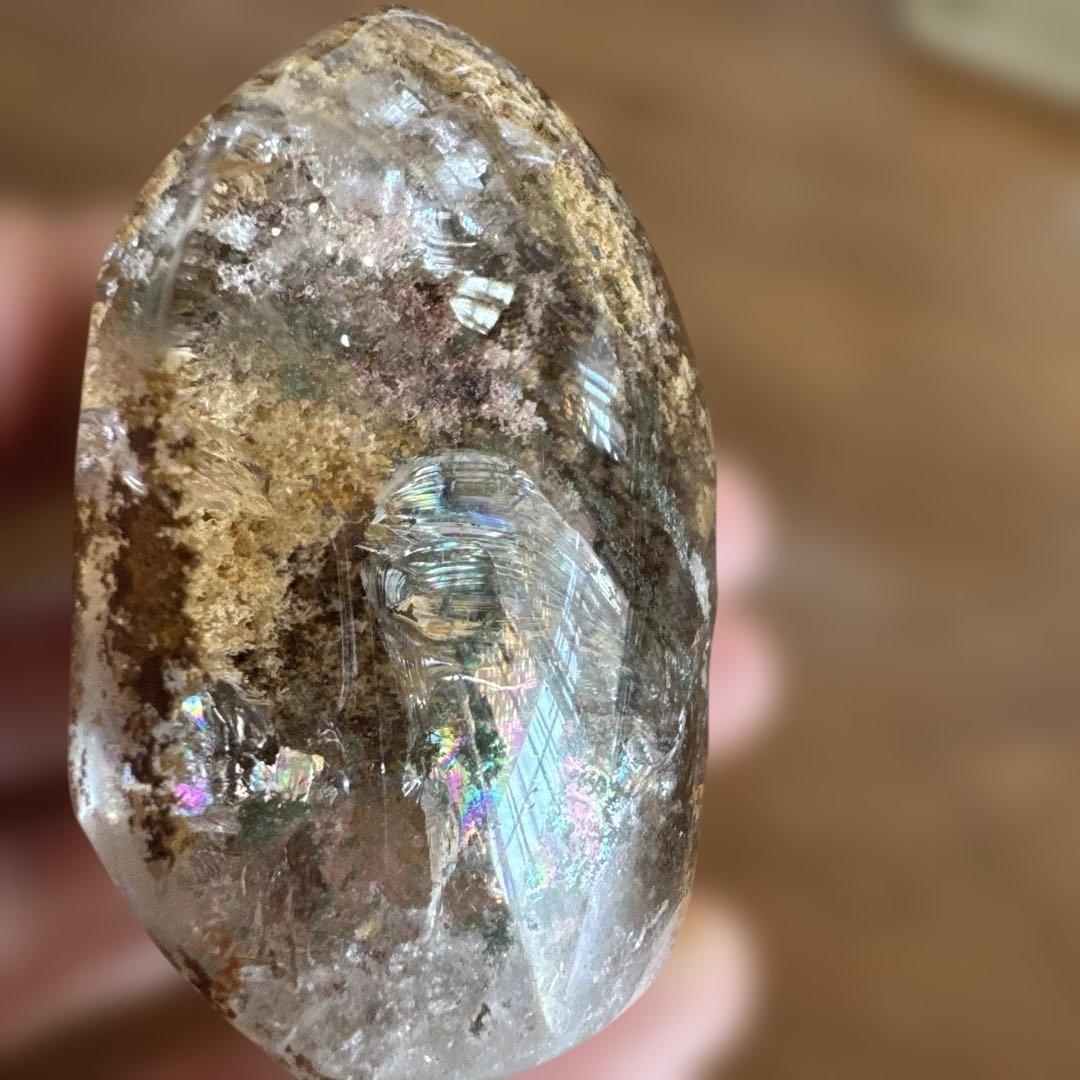 ガーデンアイリス水晶置物　天然アイリス　大きな虹入り
