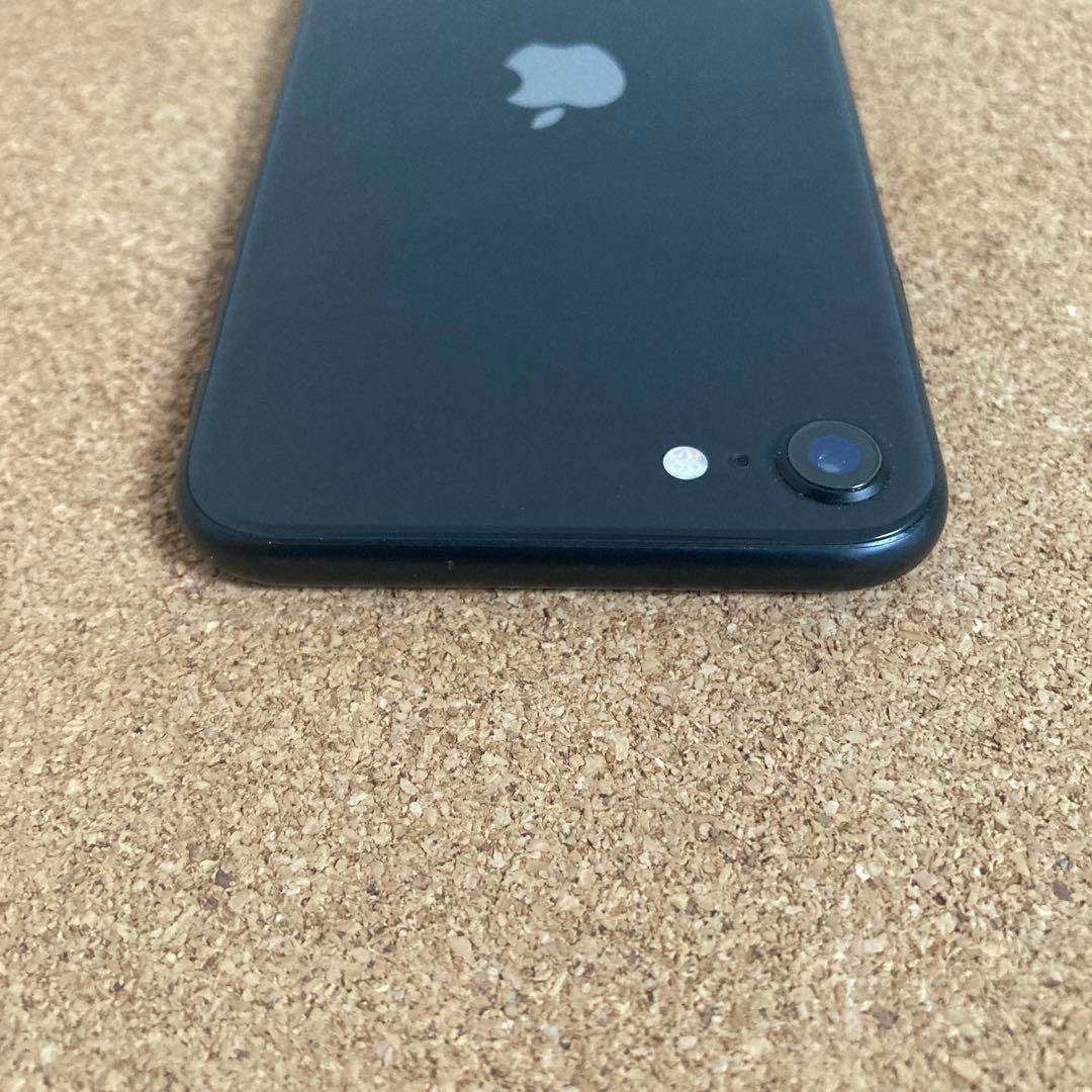 4132 電池新品☆比較的美品☆iPhoneSE2 64GB SIMフリー☆