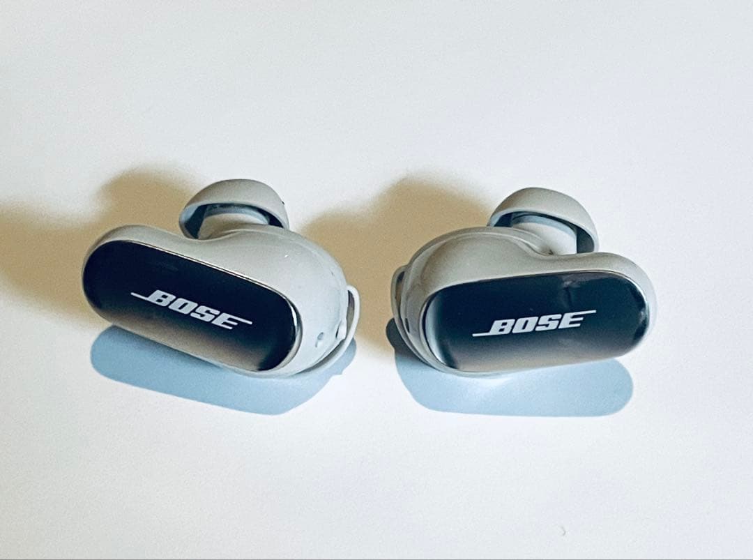 【美品】安定の重低音　BoseQC ultra earbuds ホワイトスモーク
