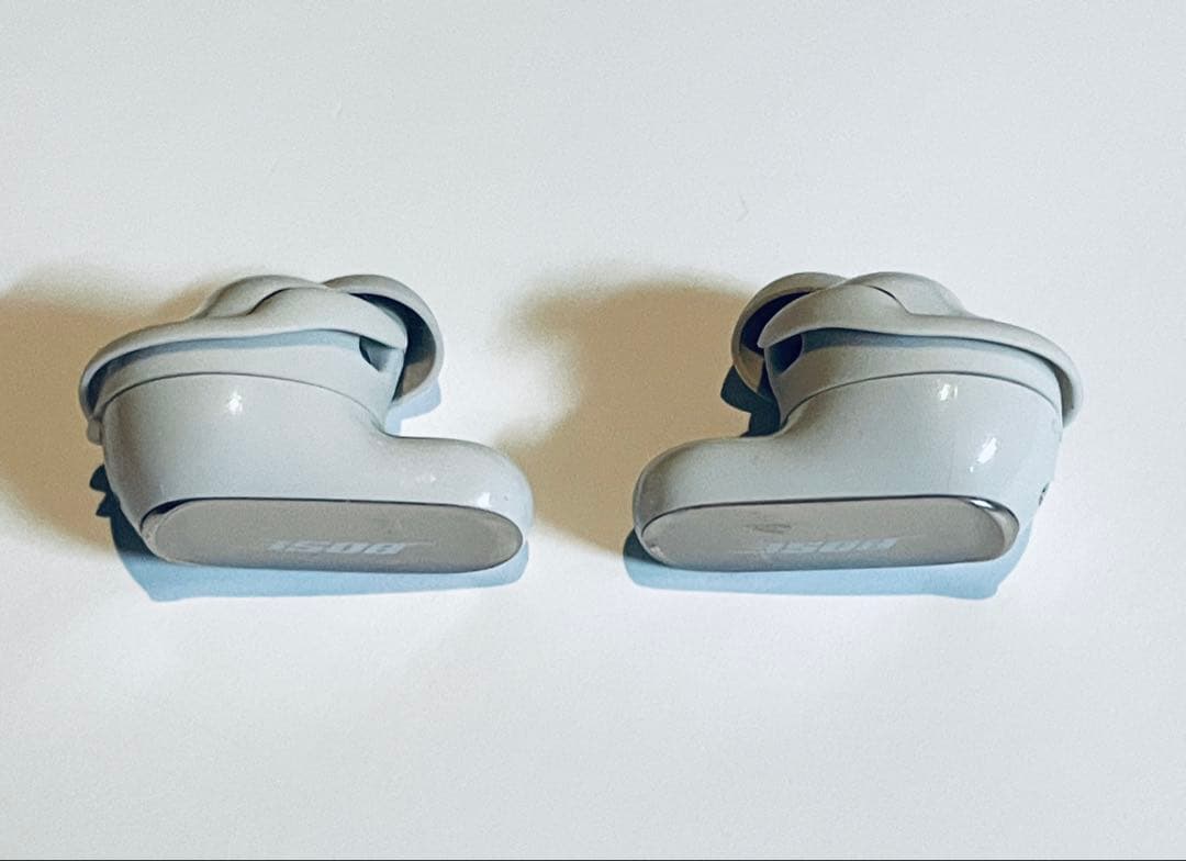 【美品】安定の重低音　BoseQC ultra earbuds ホワイトスモーク