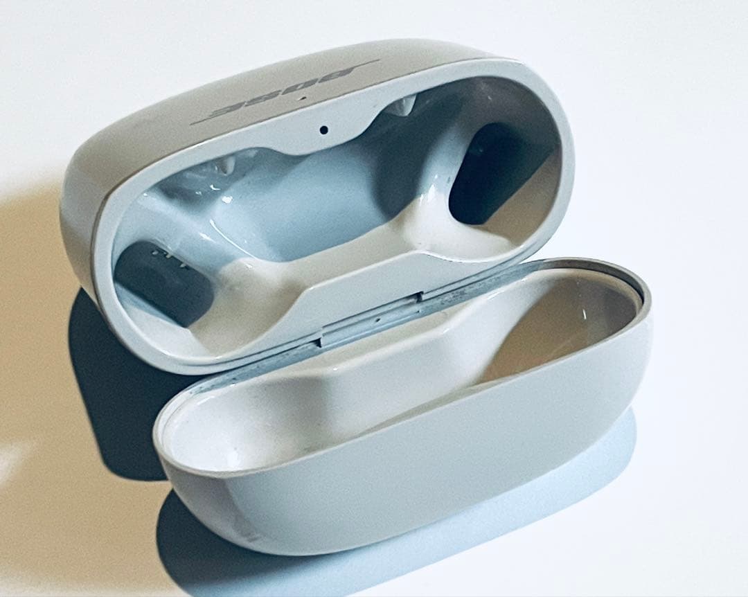 【美品】安定の重低音　BoseQC ultra earbuds ホワイトスモーク