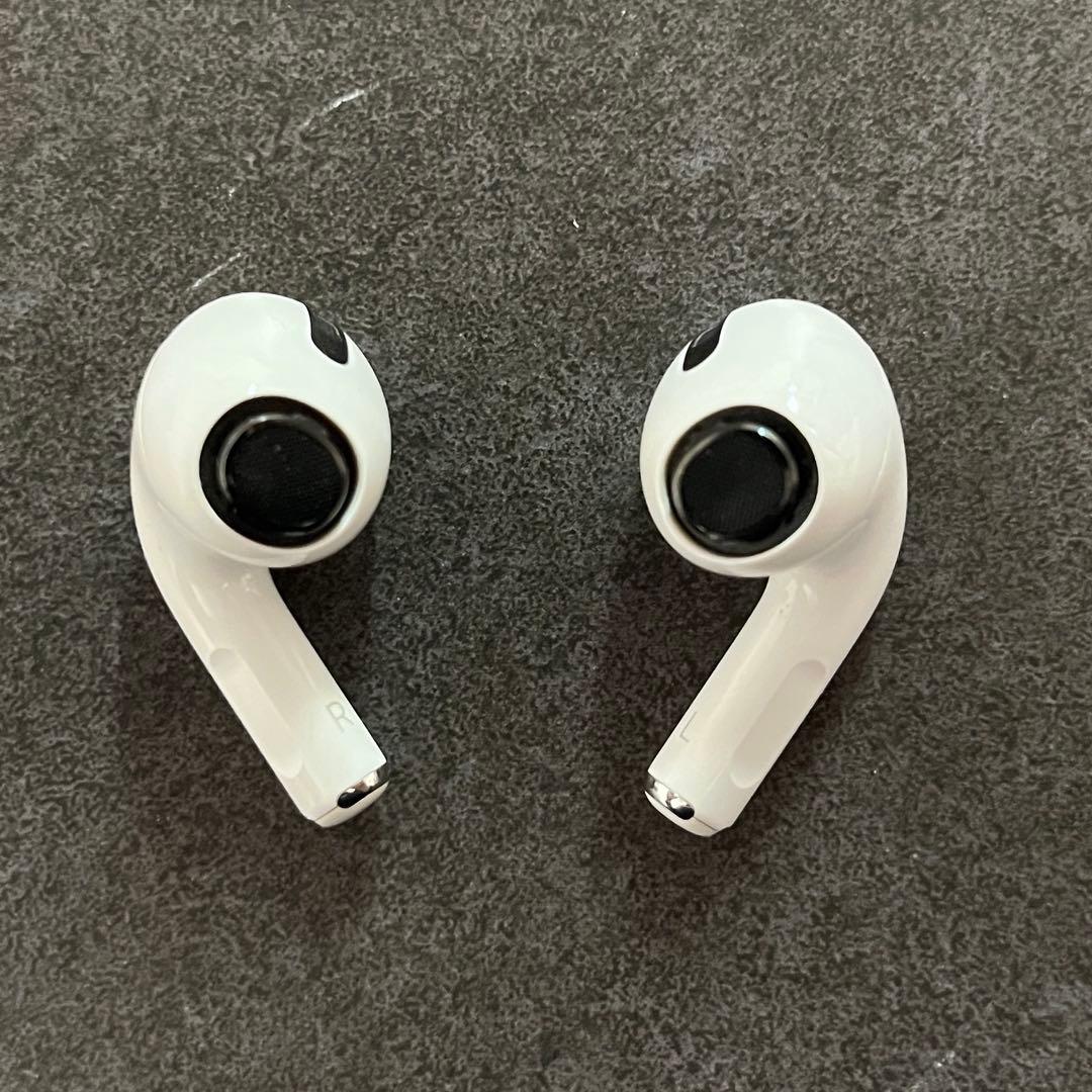 【左のみジャンク品】AirPods Pro 本体 充電ケース付き