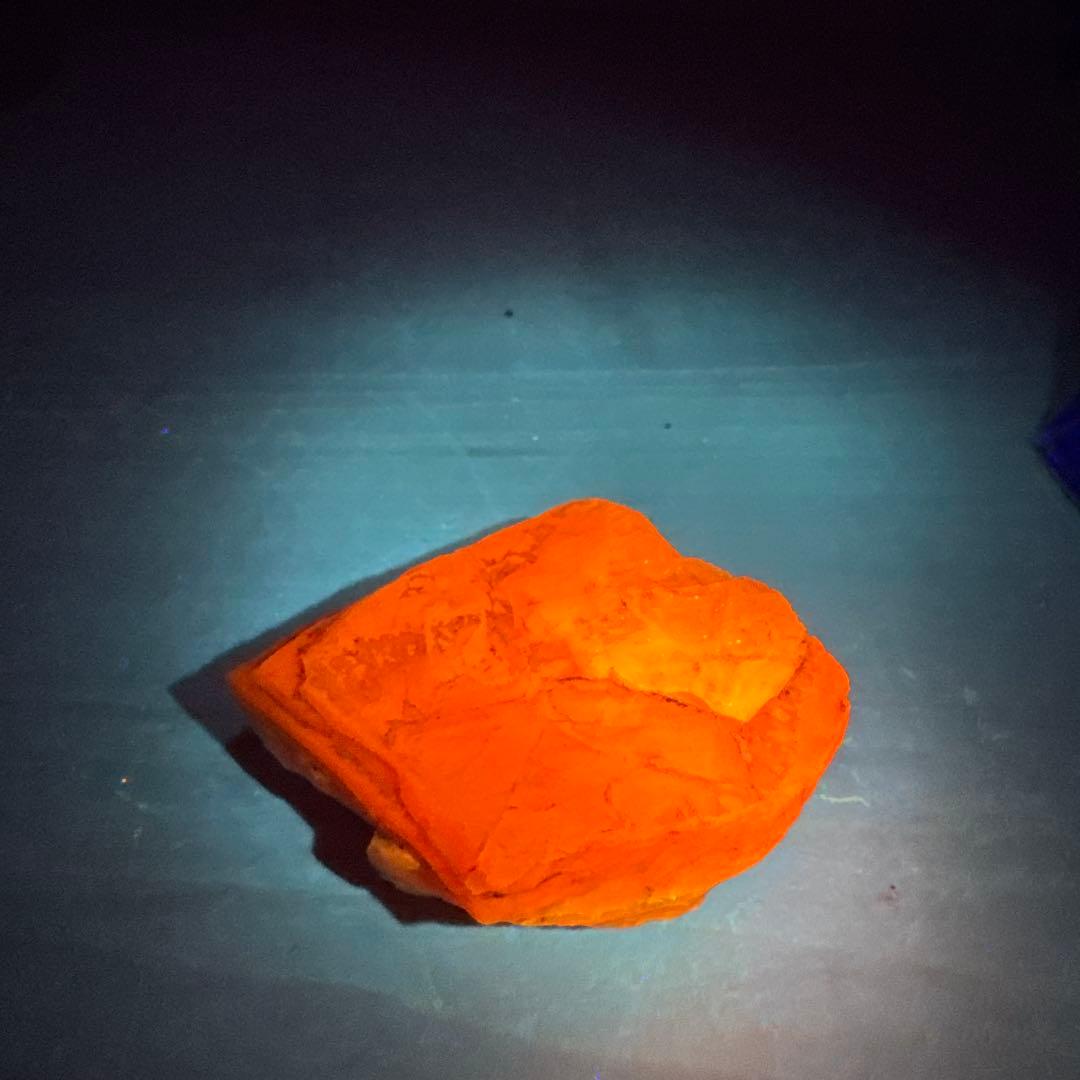 北海道石　然別オパール　蛍光オパール67ｇ