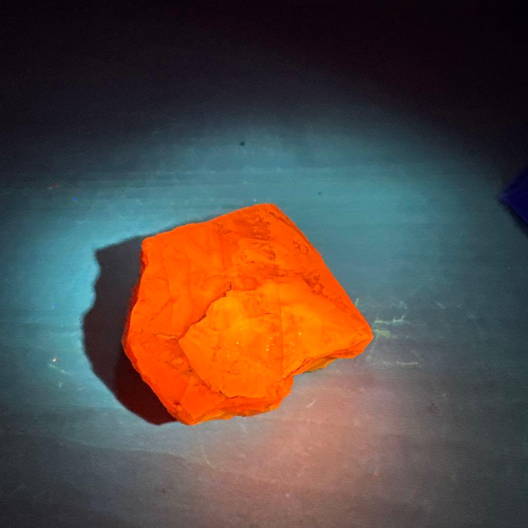 北海道石　然別オパール　蛍光オパール67ｇ