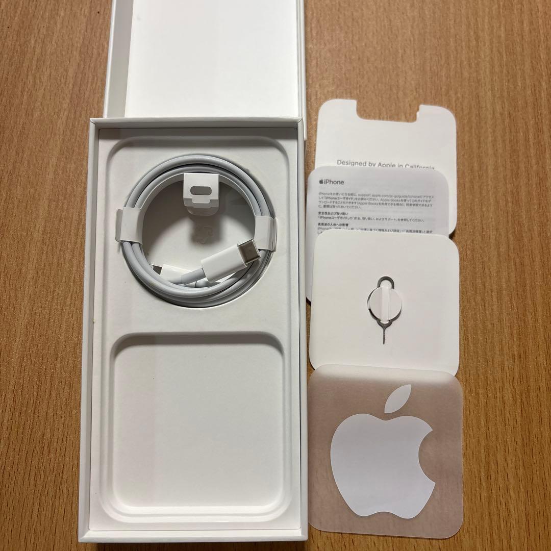 Apple iPhone13 ミッドナイト　背面割れあり
