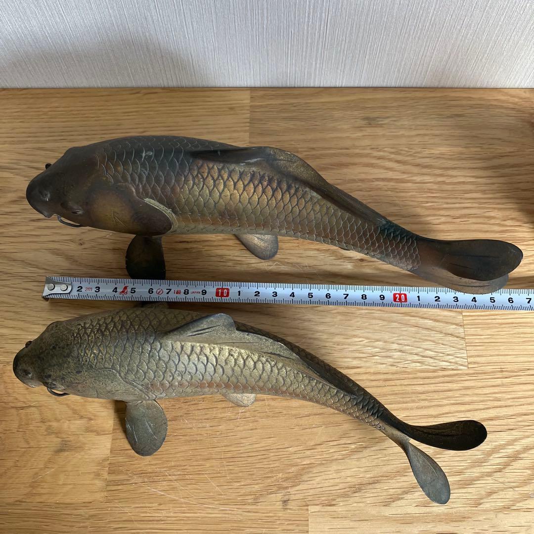 鯉の置物　金工師岩坪信光作　金属工芸品　鯉　縁起物　置物