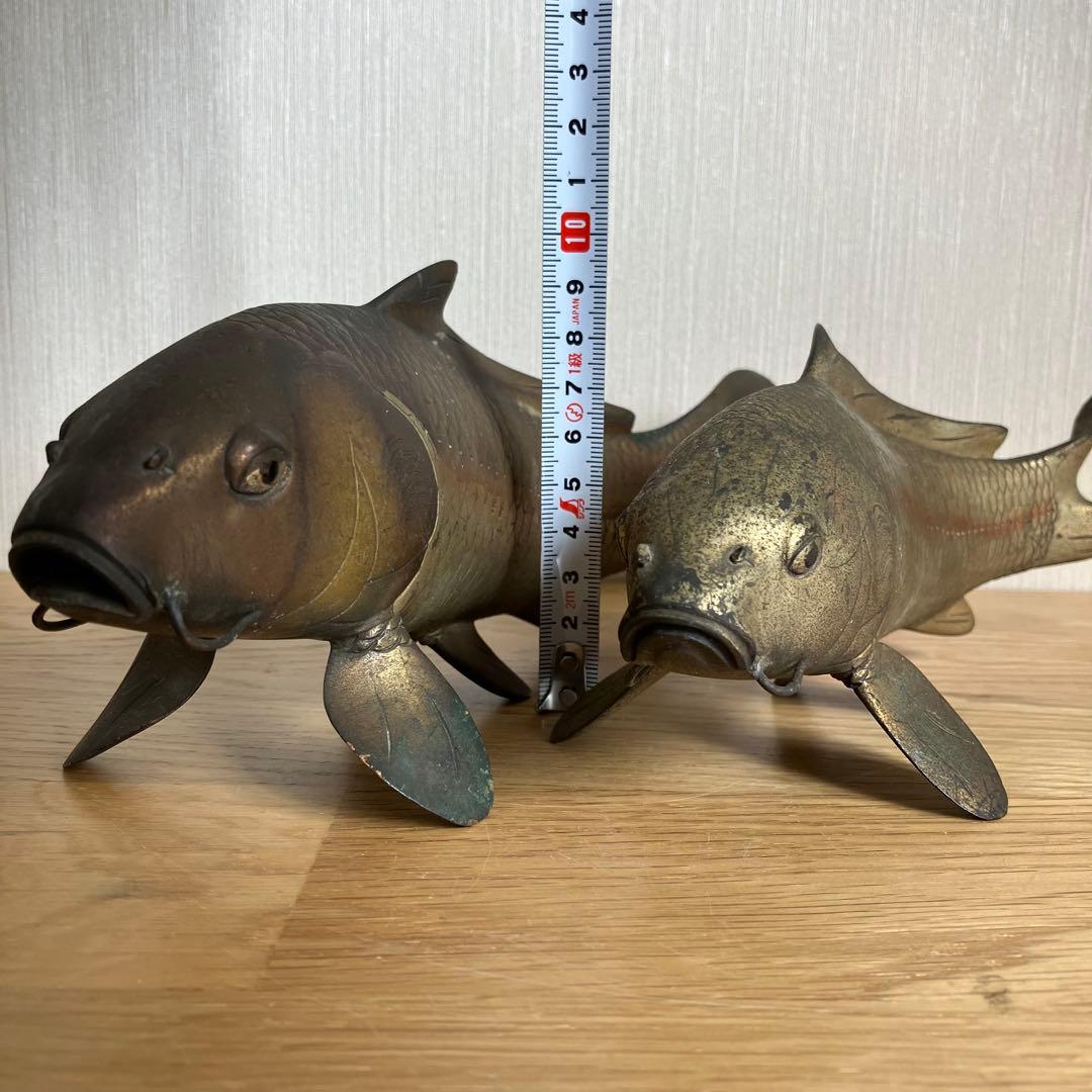 鯉の置物　金工師岩坪信光作　金属工芸品　鯉　縁起物　置物