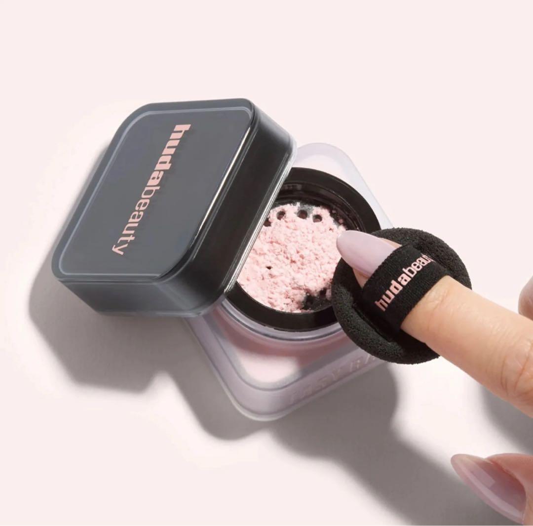 HUDA BEAUTY ルースパウダー Cherry Blossom