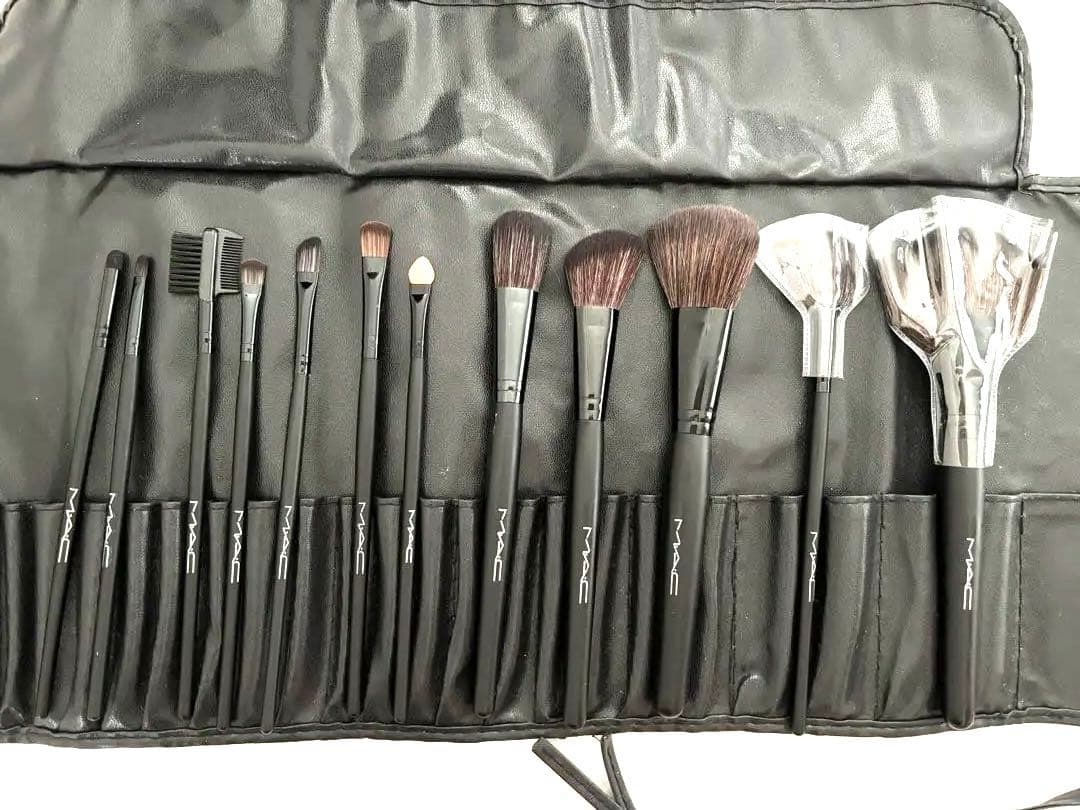 激安美品MAC メイクブラシセット プロ用　12本 黒　デパコス　専用ケース