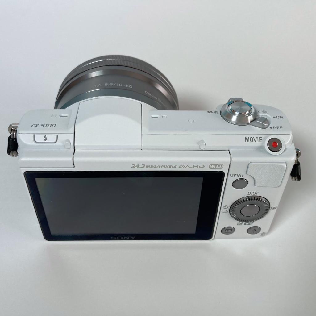 【美品】SONY α5100 白ボディ・キットレンズ・元箱付 シャッター499