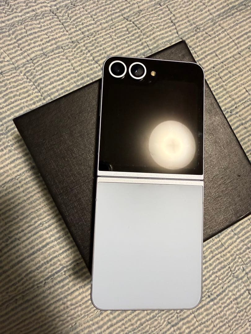 [オークション]Galaxy Z Flip6 256GB ブルーSIMフリー