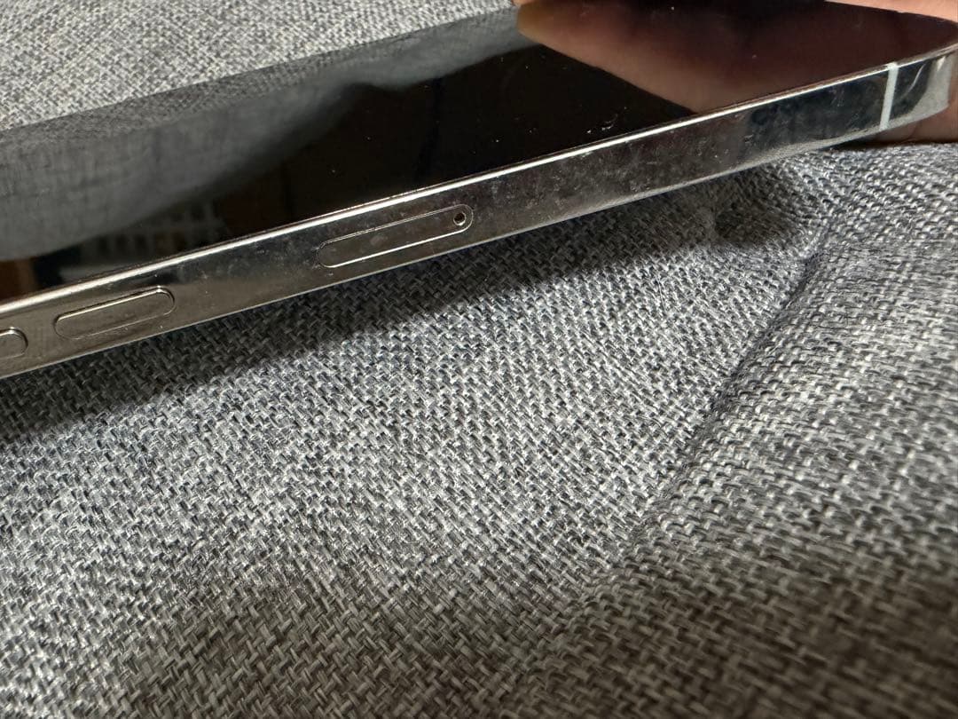Apple iPhone 12Pro maxシルバー ＆白