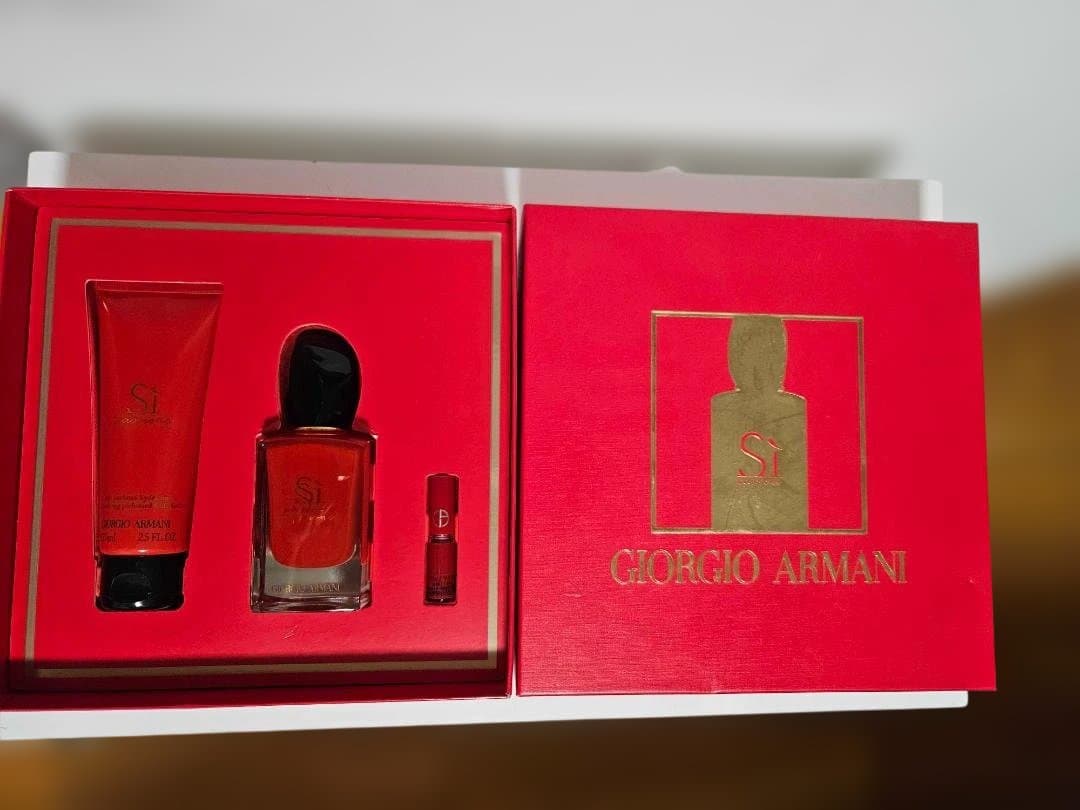 Giorgio Armani Si 香水セット ギフトボックス入り