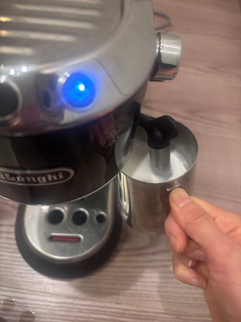 DeLonghi Dedica EC680BK エスプレッソマシン　黒