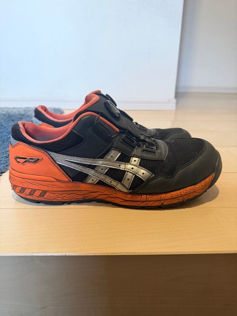 ASICS 安全靴 ブラック/オレンジ　箱あり