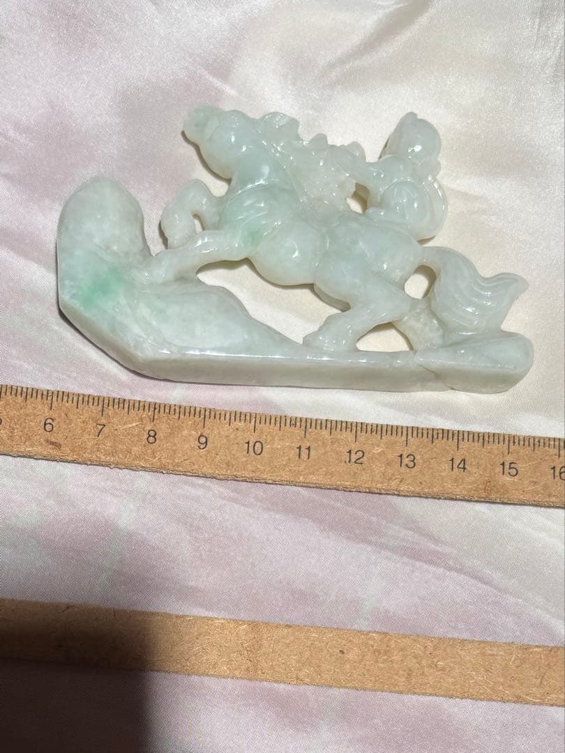 天然翡翠保証　縁起物　世界に一つ