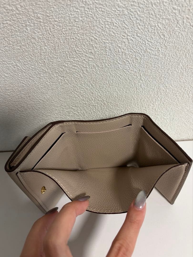 美品 ルイヴィトン ポルトフォイユ カプシーヌ三つ折り財布ベージュ
