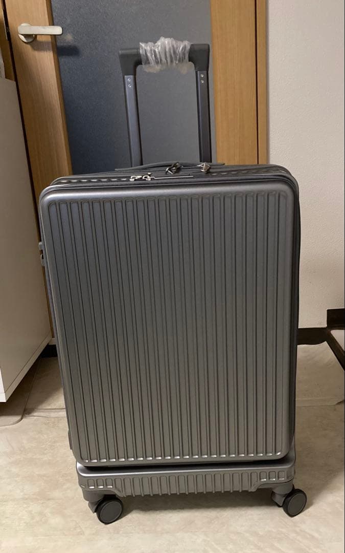 Mサイズ キャリーケース ダークメタリック色 約69L