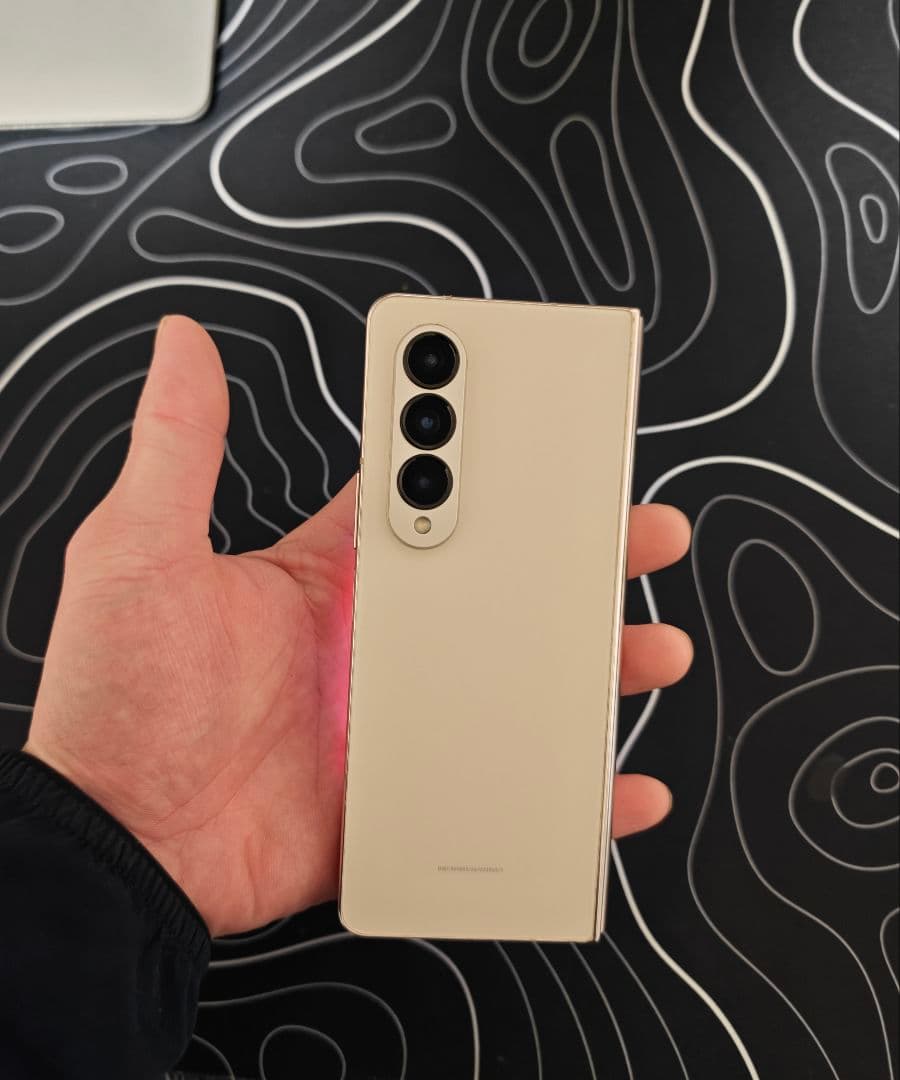 Z Fold4 256GB ベージュ SIMフリー (箱・付属品あり)