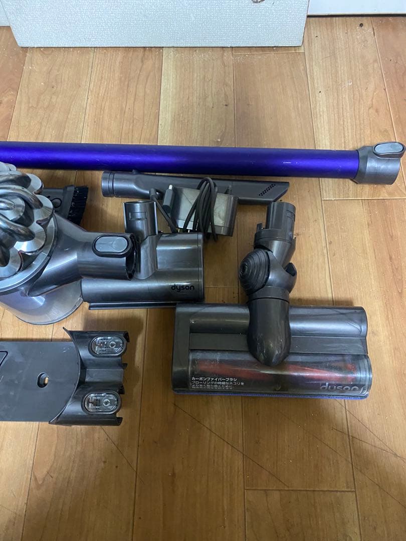 dyson ダイソンDC62コードレスクリーナー　V6モーター