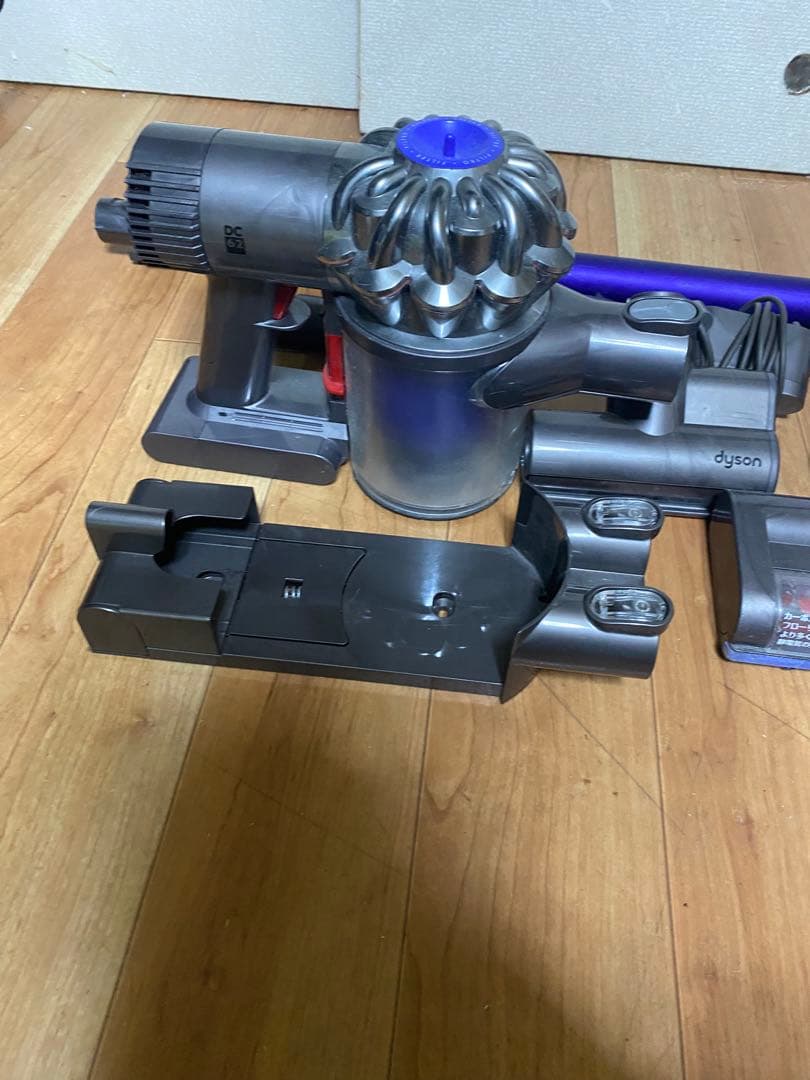 dyson ダイソンDC62コードレスクリーナー　V6モーター