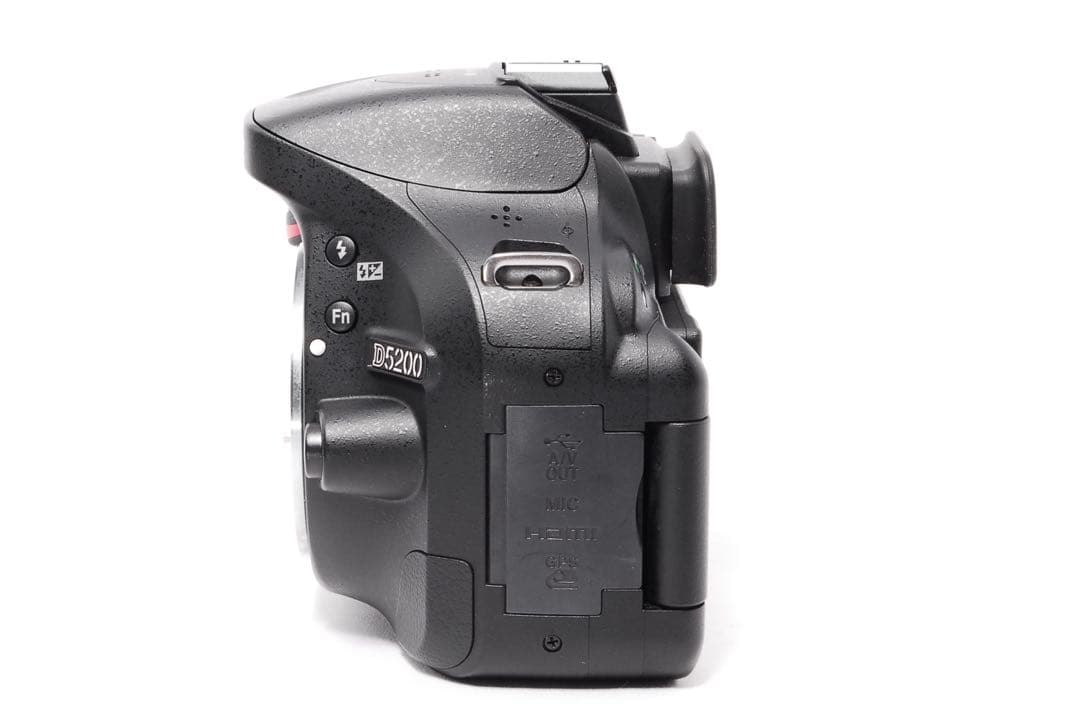 Nikon D5200◆ショット数少なめ◆すぐ使える◆一眼レフカメラ◆手ぶれ補正