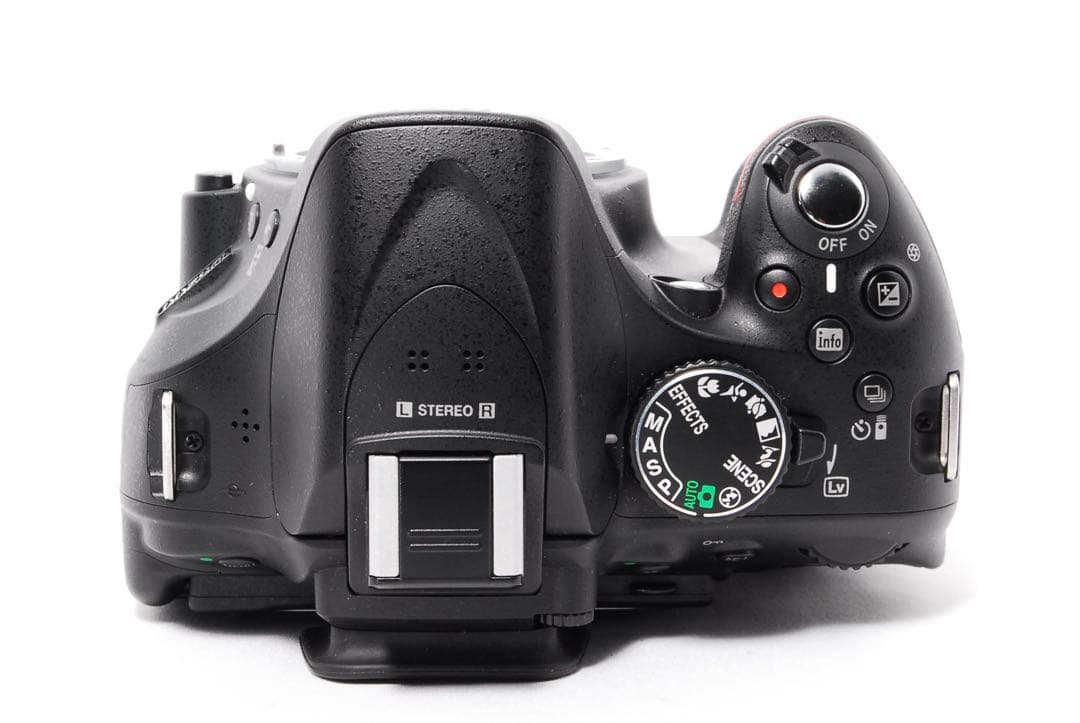 Nikon D5200◆ショット数少なめ◆すぐ使える◆一眼レフカメラ◆手ぶれ補正