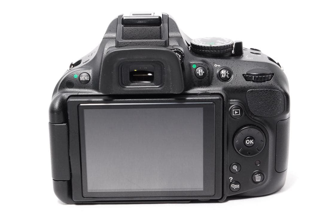 Nikon D5200◆ショット数少なめ◆すぐ使える◆一眼レフカメラ◆手ぶれ補正