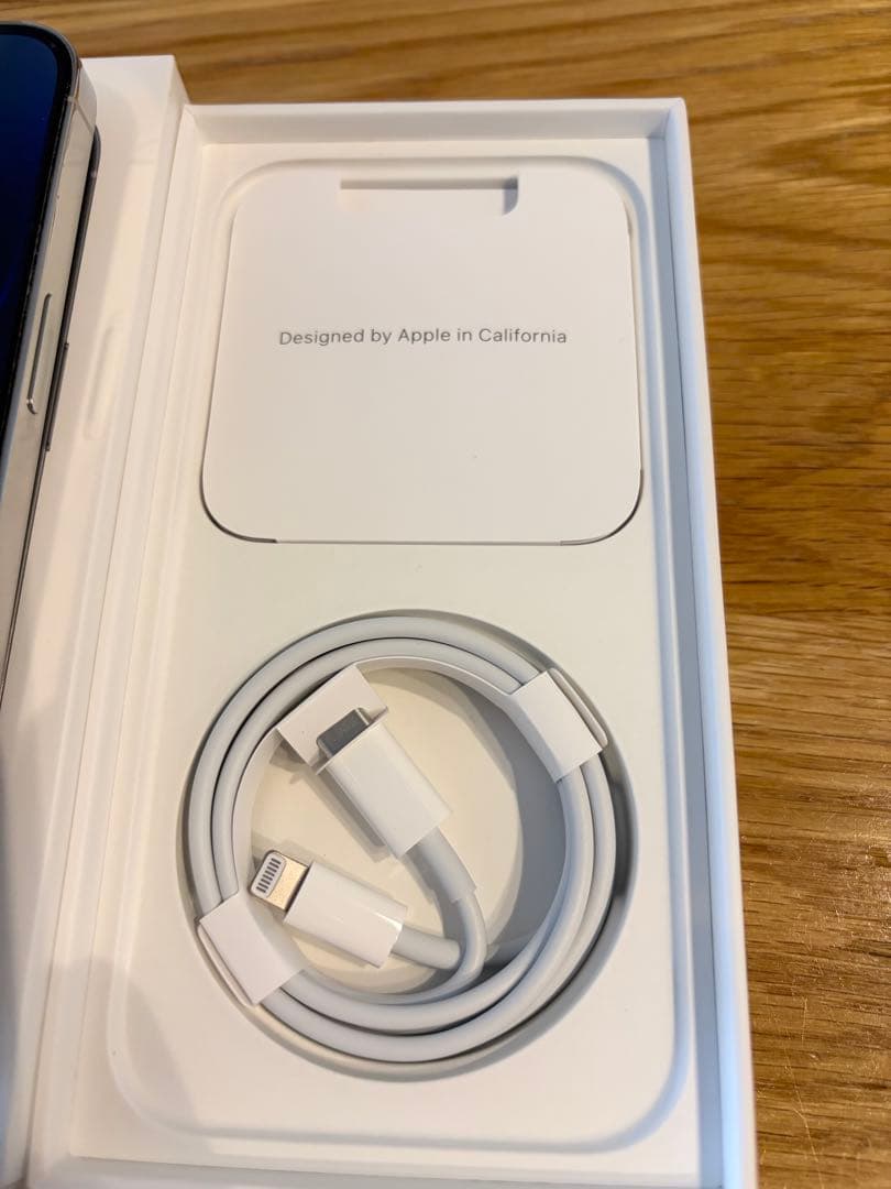美品 iPhone14pro 128GB シルバー 箱あり 充電ケーブルあり