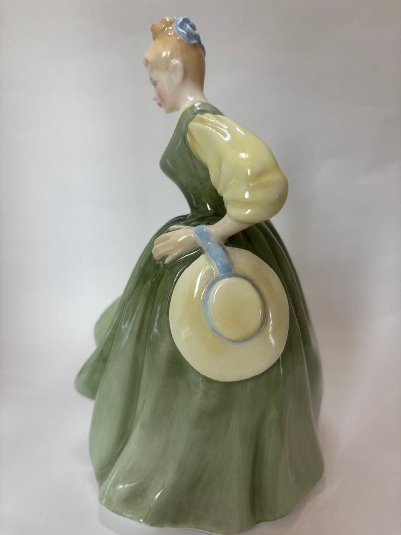 ロイヤルドルトン イギリス製 陶器製 人形 1962年作 Fair Lady