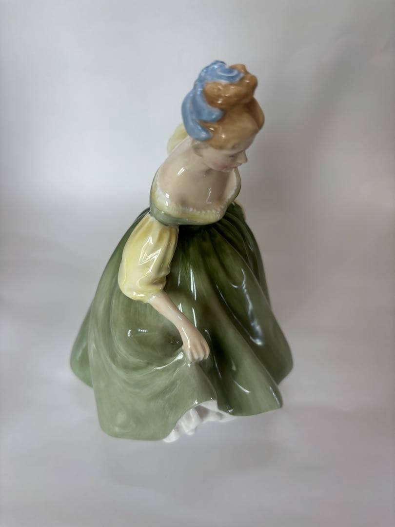 ロイヤルドルトン イギリス製 陶器製 人形 1962年作 Fair Lady