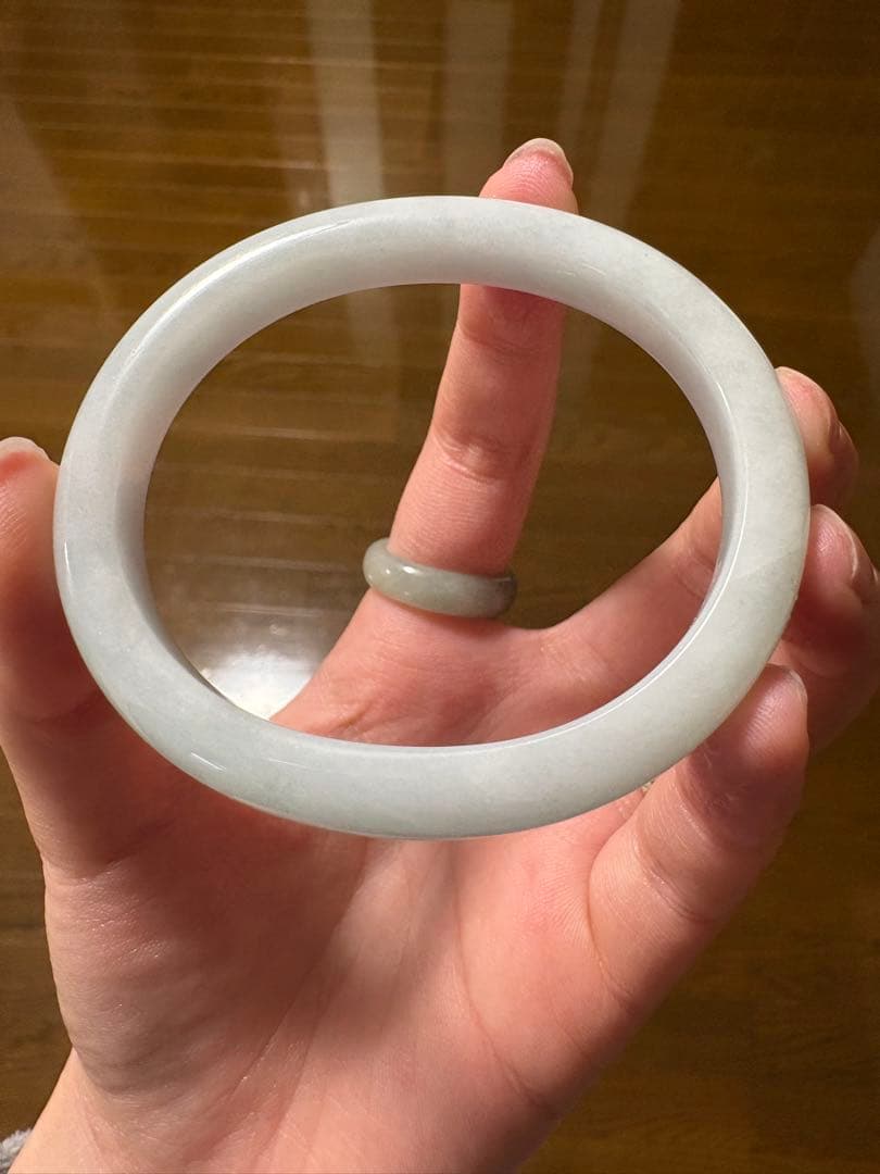 【A貨保証】ミャンマー産 翡翠 ジェダイト バングル オーバル53〜54mm向け