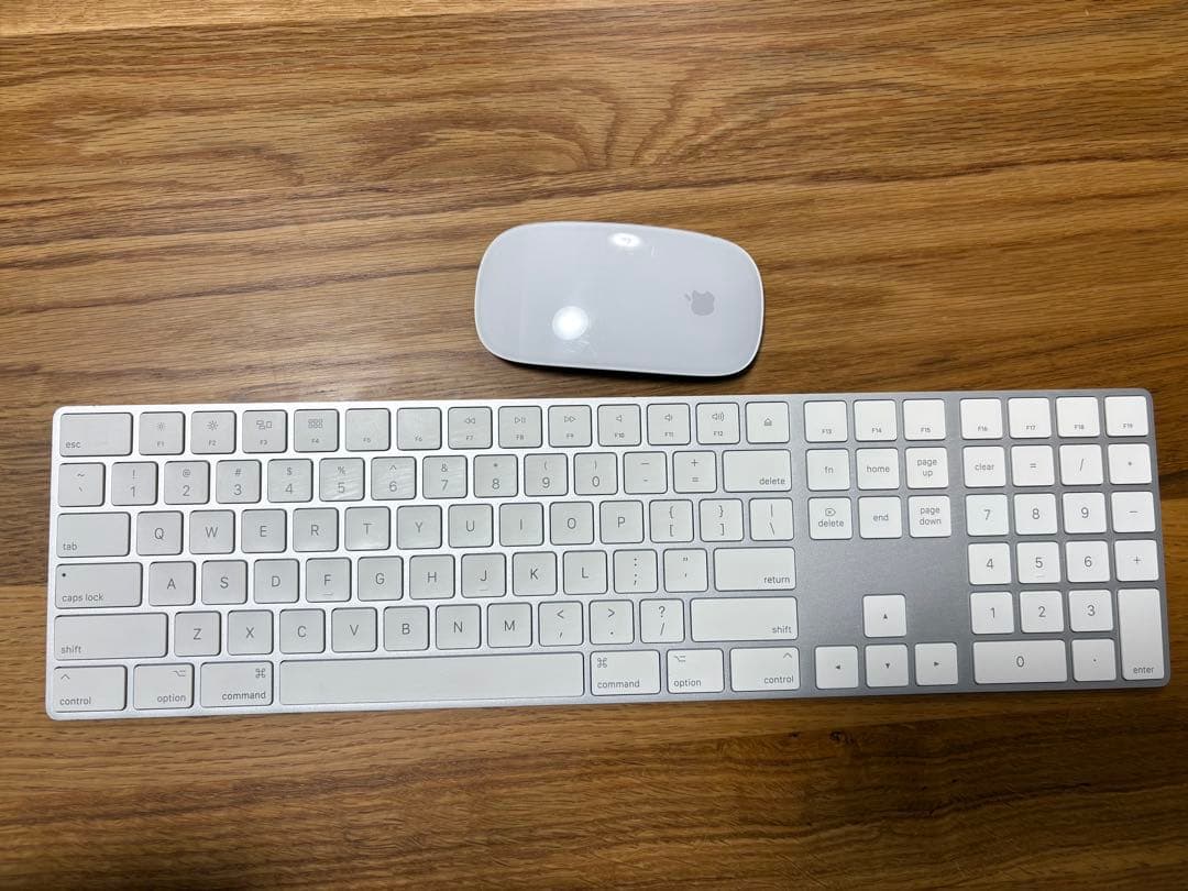 Apple MacBook Pro 2020 ワイヤレスキーボード・マウス付き