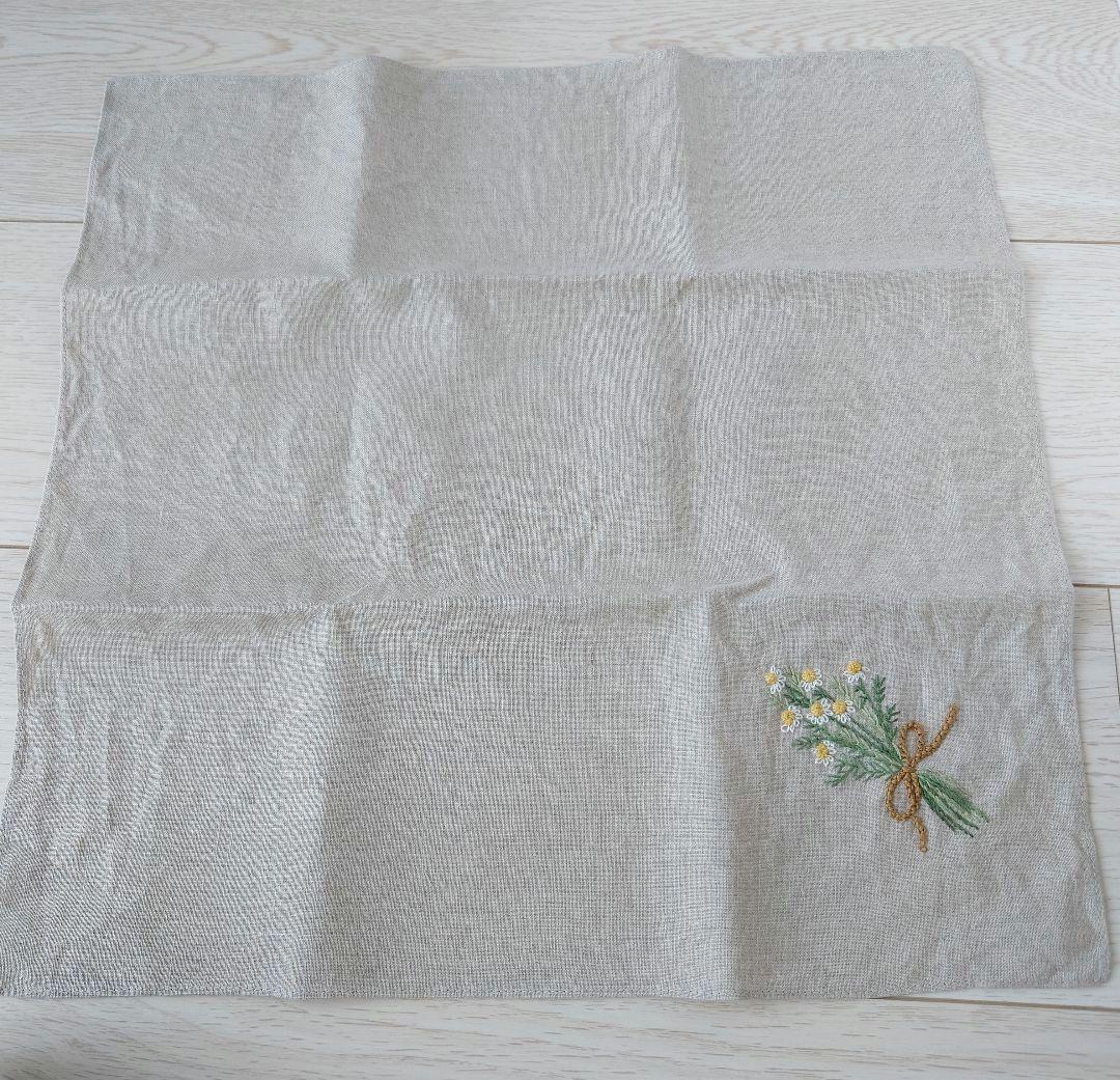 手刺繍入り　リネンクロス/リネンハンカチ【ミモザブーケ】