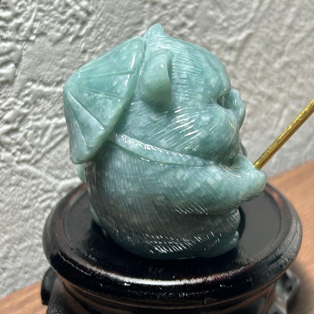 本翡翠置物　グァテマラ産　釣りネコちゃん　可愛い　みずみずしい　一点物　限定品