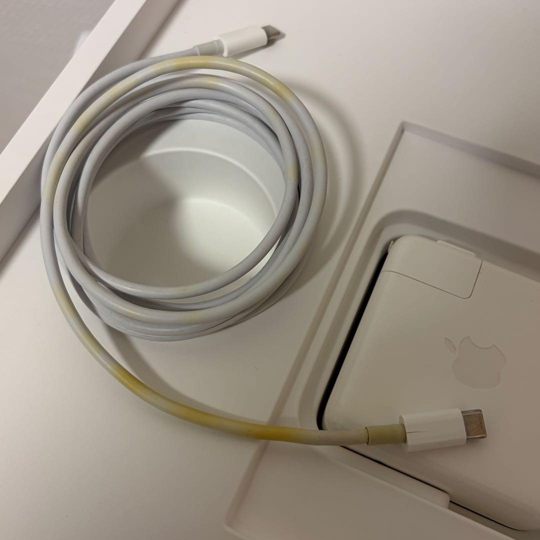 MacBook Pro 2020 13インチ 16GB/256GB