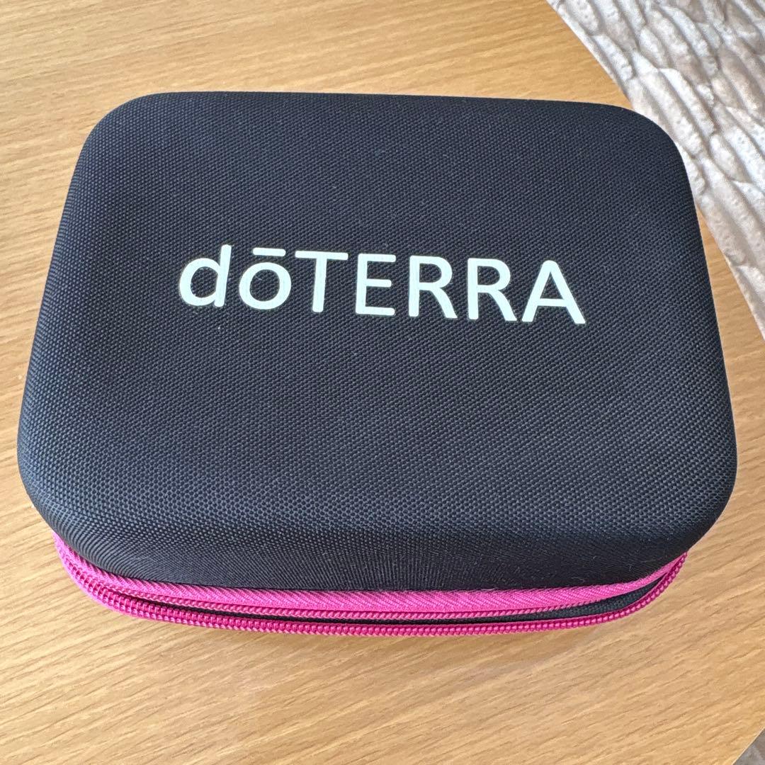 doTERRA ケースとエッセンシャルオイルセット