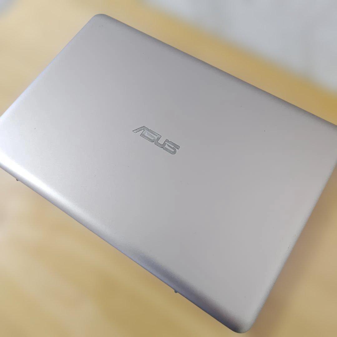 【難あり・美品】ASUS VivoBook E203NA ノートPC ゴールド