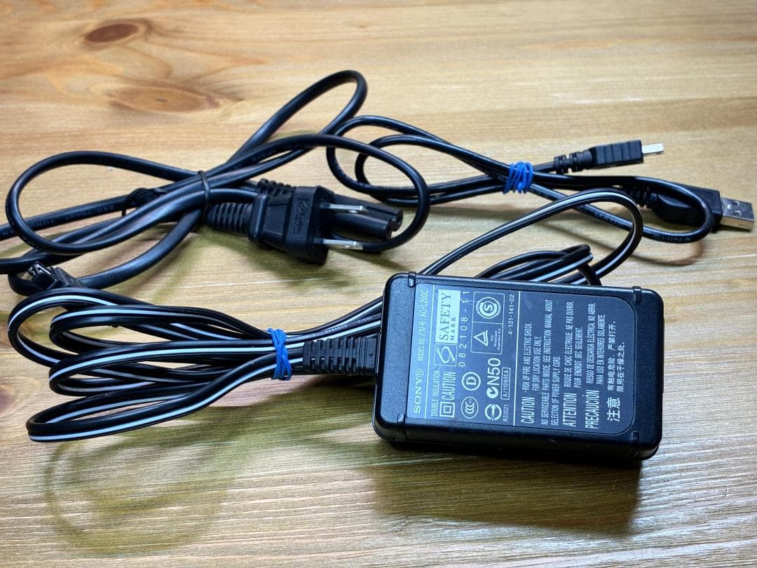 ①美品SONY HDR-CX120 HDビデオカメラ 16GB内蔵メモリ