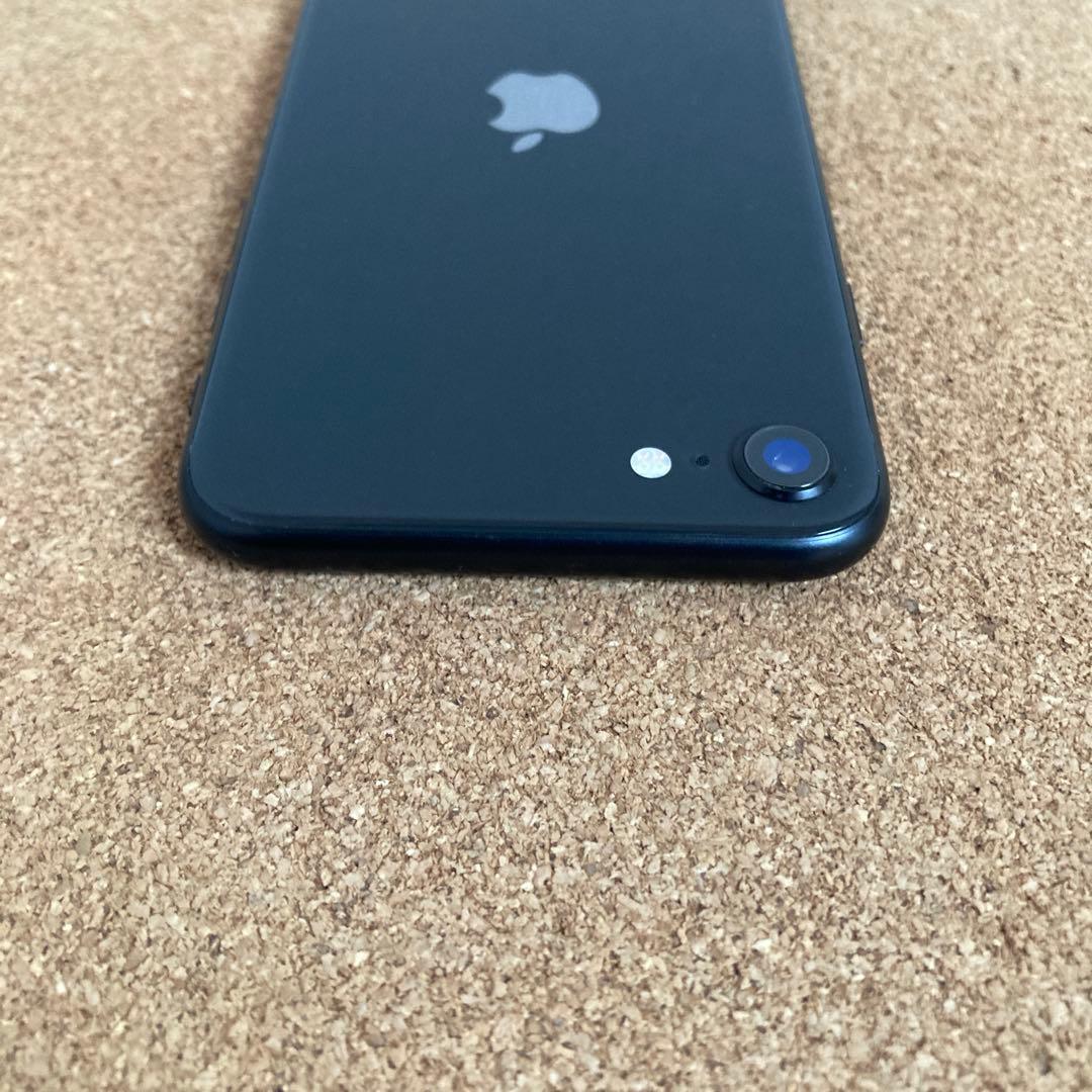 4130【早い者勝ち】美品☆電池新品☆iPhoneSE2 64GB SIMフリー