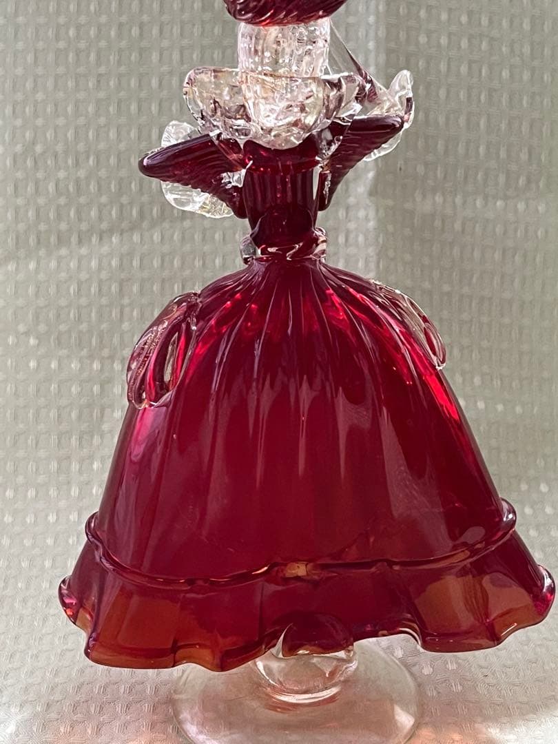 【美品】ベネチアンガラス ルビーレッド 貴婦人ドレス人形 帽子＆角笛 23cm