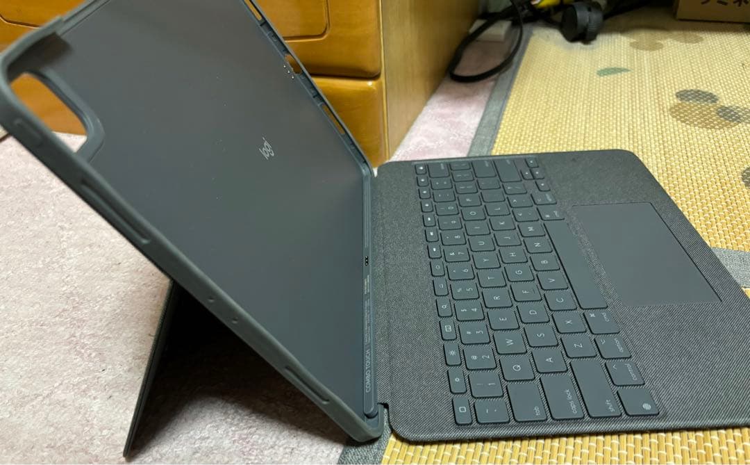 Logitech コンボタッチ iPad Pro 12.9用キーボードケース