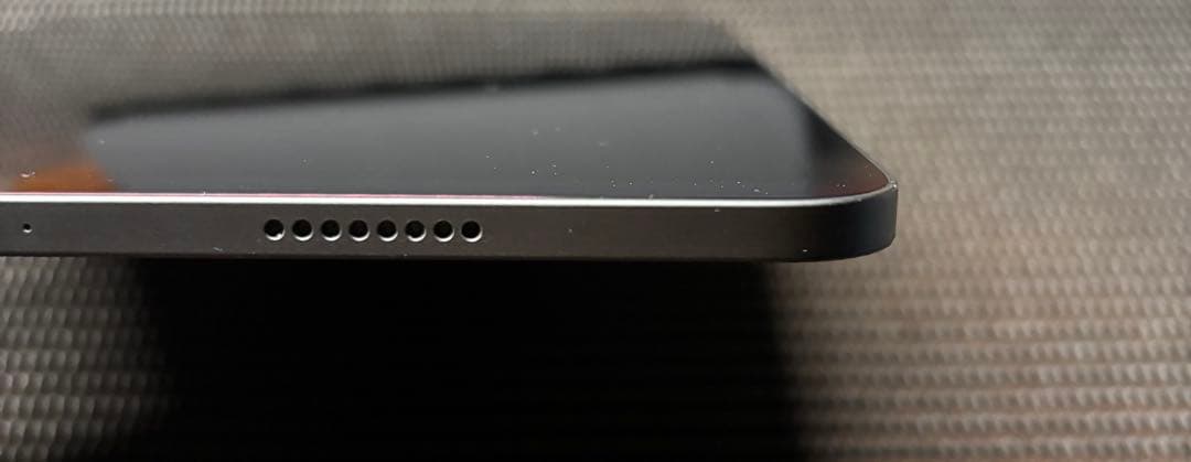 売り切り価格　Apple iPad Pro 11インチ第２世代　カバー付　即発送